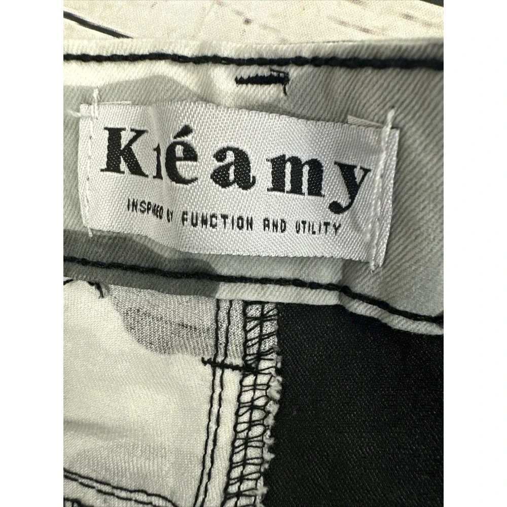 Kreamy Women's Camo Cargo Shorts  Small Gray Black Mikitary With Chains